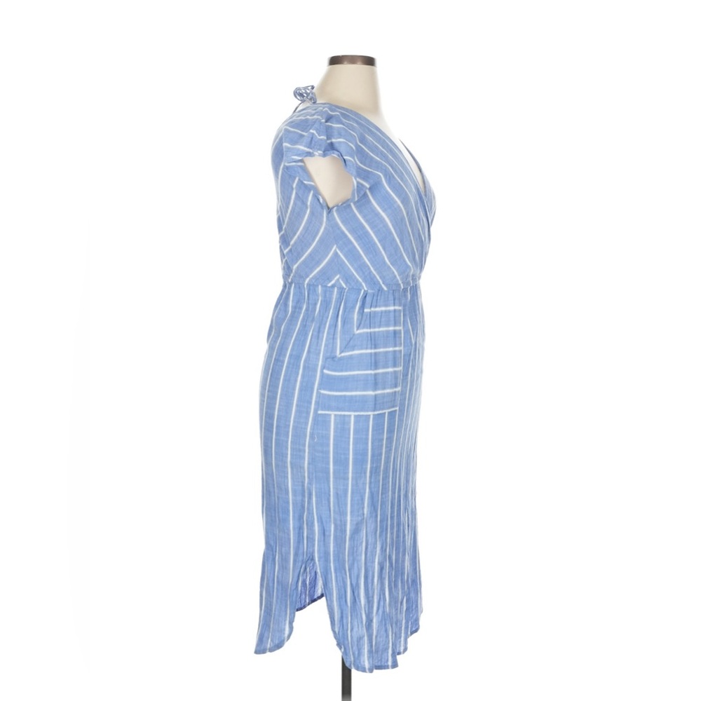 5/$25 Universal Thread Striped Dress EUC - Picture 3 of 7